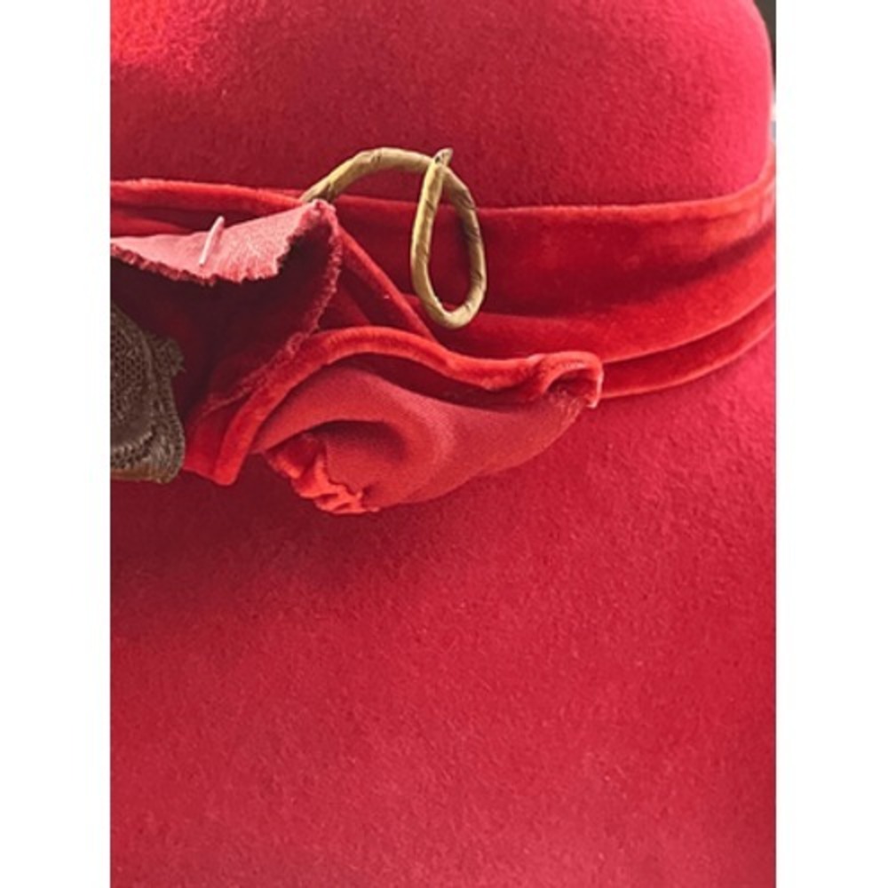 Vintage Women's Red Elegant Classic 100% Wool Felt Cloche Church Party Hat - Picture 3 of 11